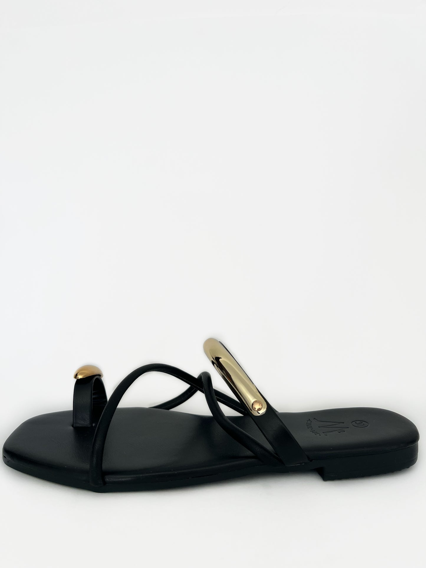 Chinelo Cleo