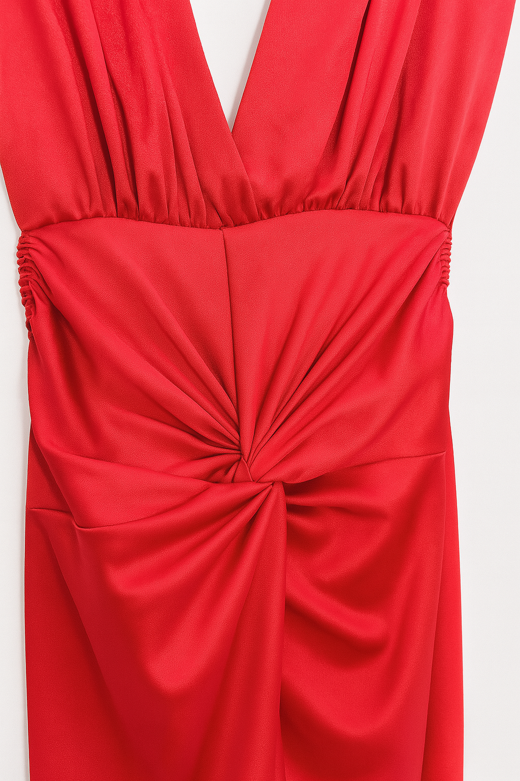 VESTIDO CERIMÓNIA COM DECOTE E RACHA