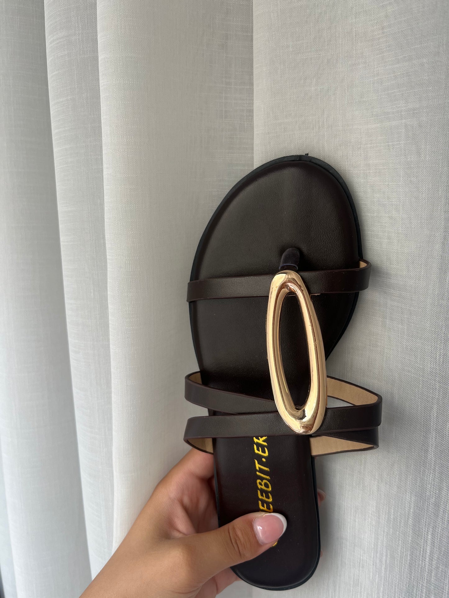 Chinelo Castanho
