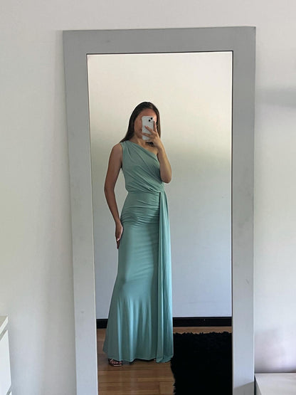 VESTIDO CERIMÓNIA COM CAUDA