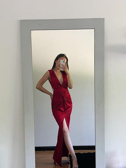 VESTIDO CERIMÓNIA COM DECOTE E RACHA