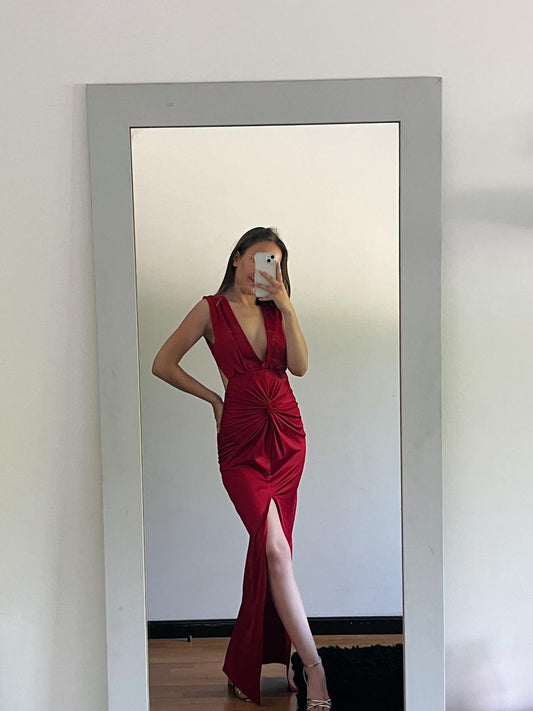 VESTIDO CERIMÓNIA COM DECOTE E RACHA