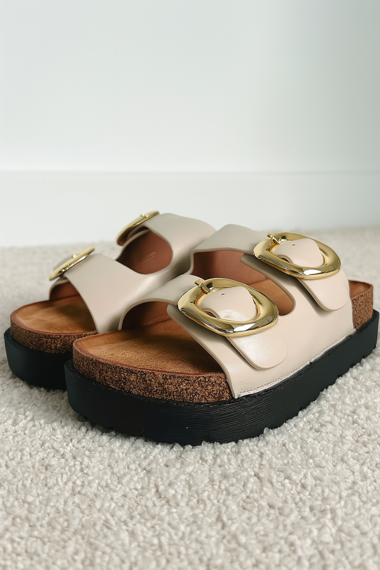CHINELO COM DETALHE DOURADO