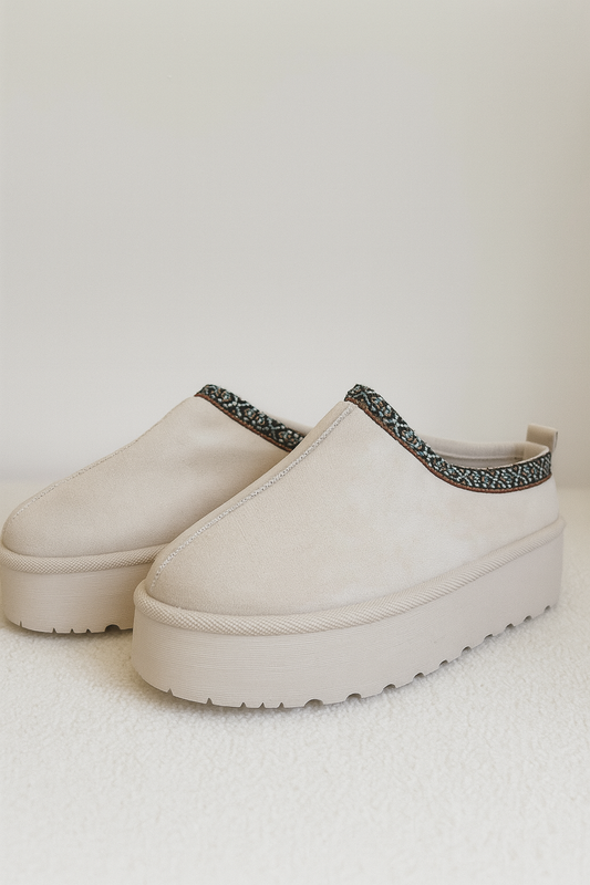 PANTUFA COM DETALHE